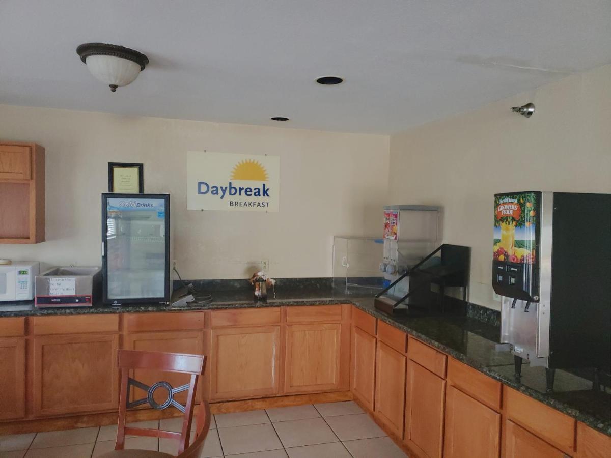 Days Inn Oklahoma City West Екстериор снимка