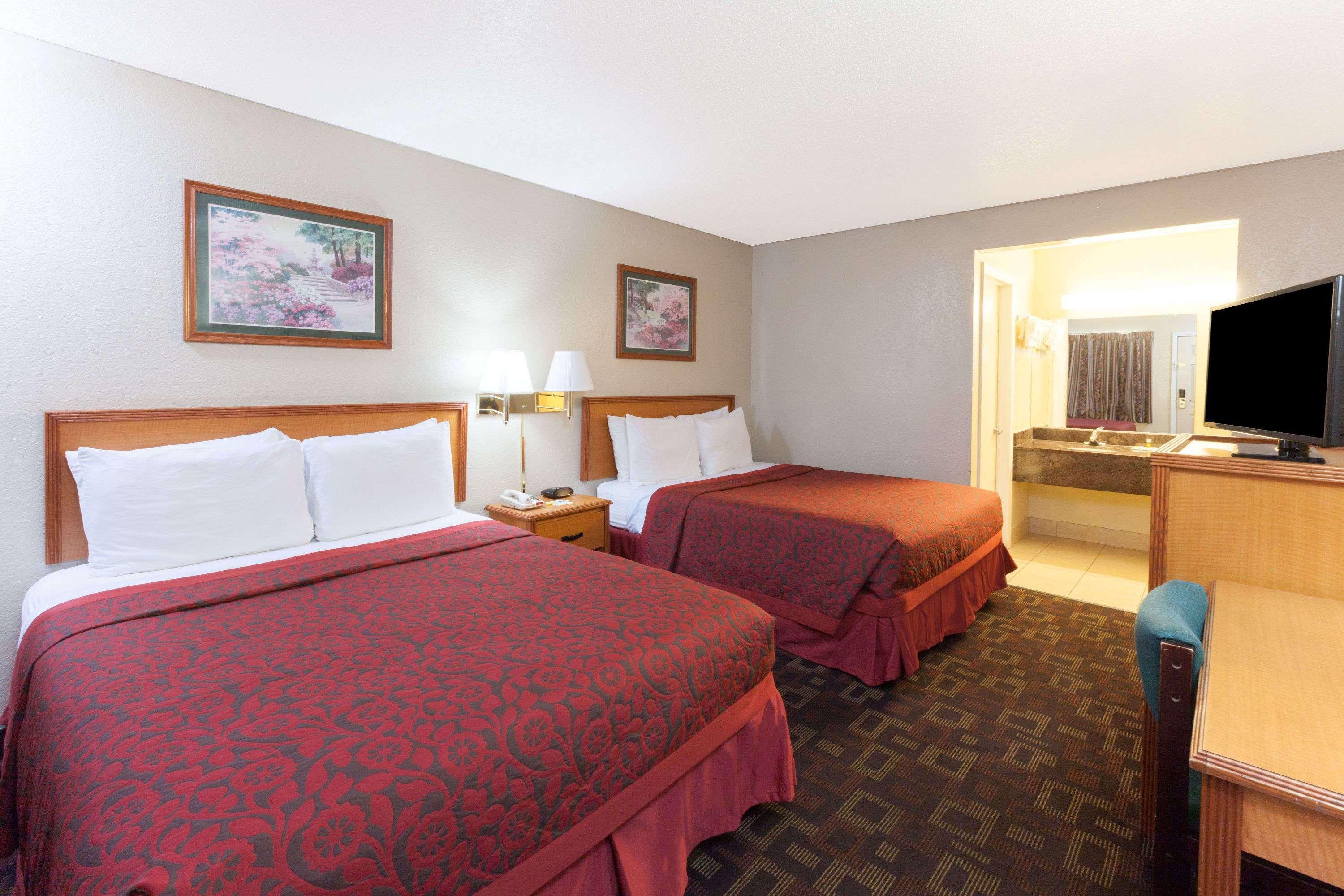 Days Inn Oklahoma City West Екстериор снимка