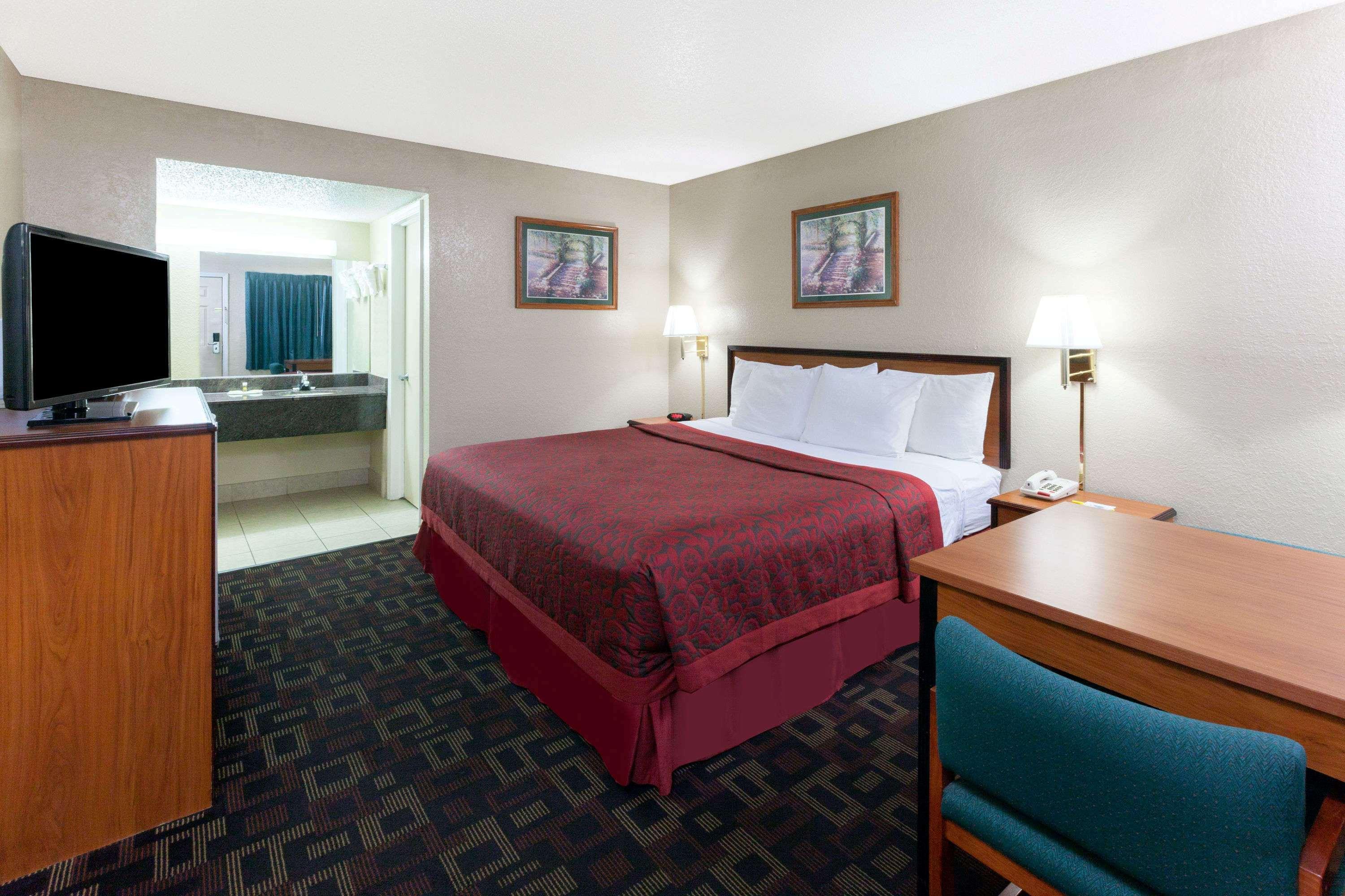 Days Inn Oklahoma City West Екстериор снимка