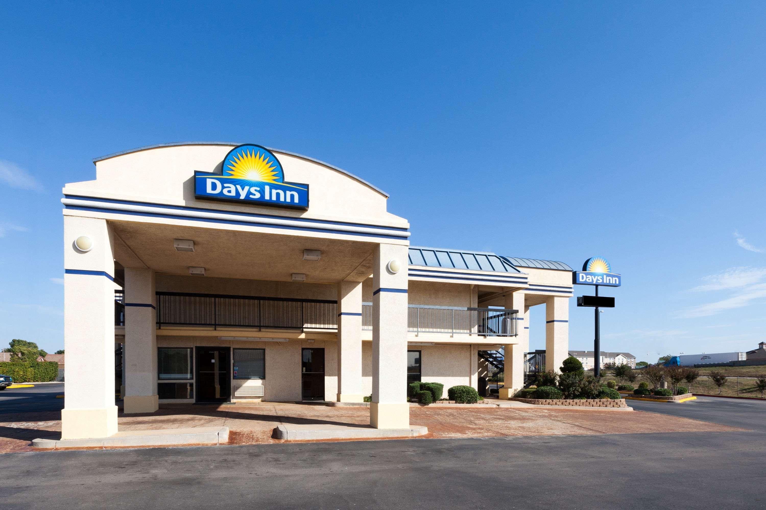 Days Inn Oklahoma City West Екстериор снимка