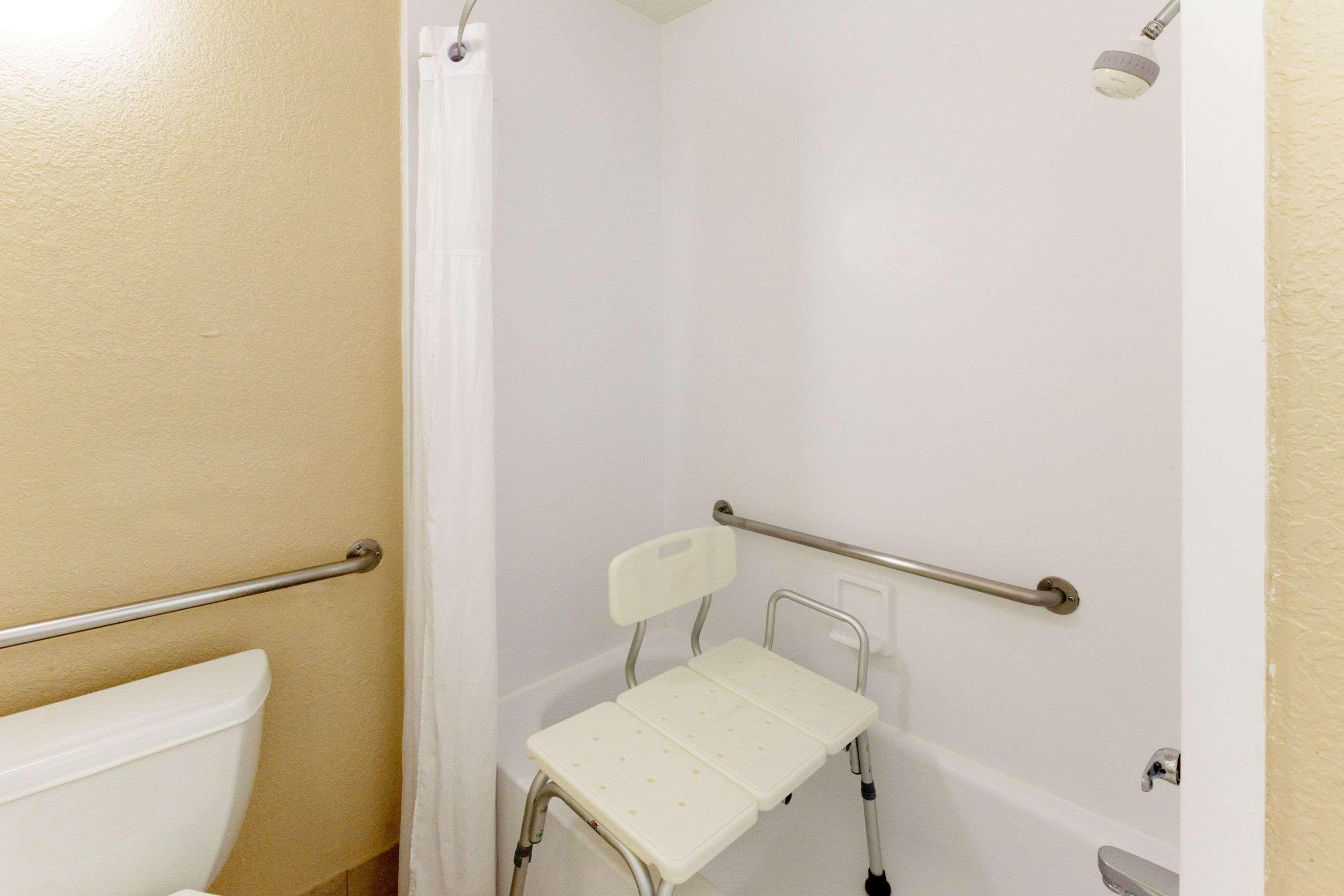 Days Inn Oklahoma City West Екстериор снимка