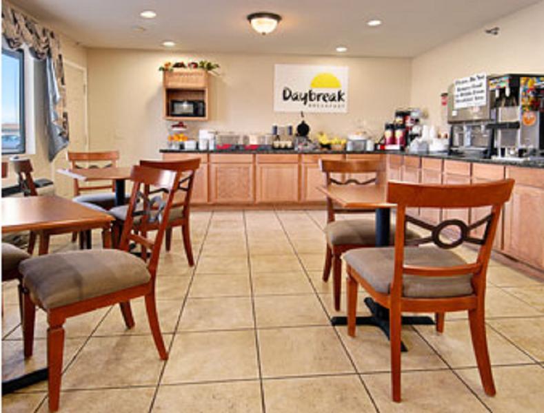 Days Inn Oklahoma City West Ресторант снимка
