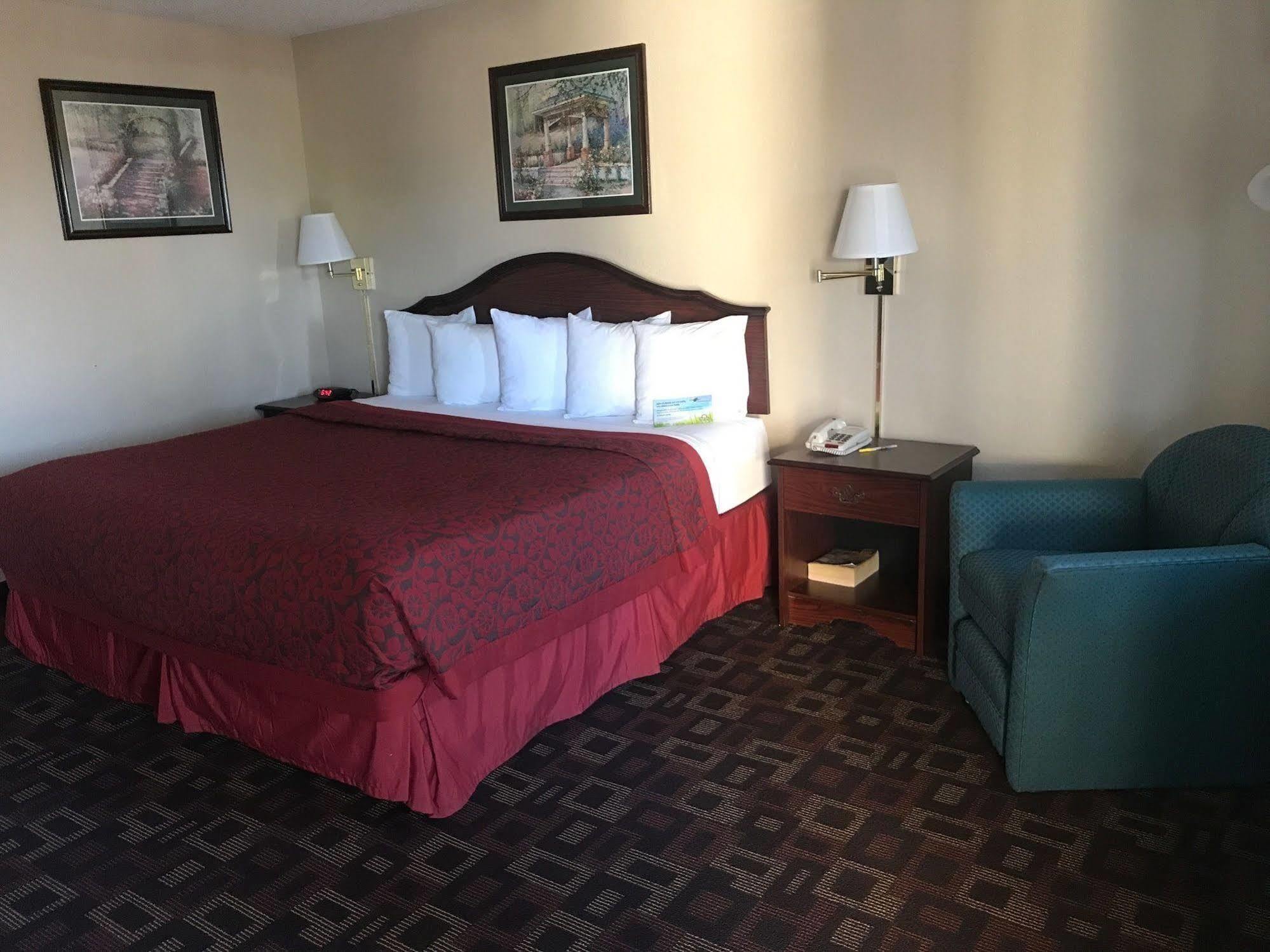 Days Inn Oklahoma City West Екстериор снимка